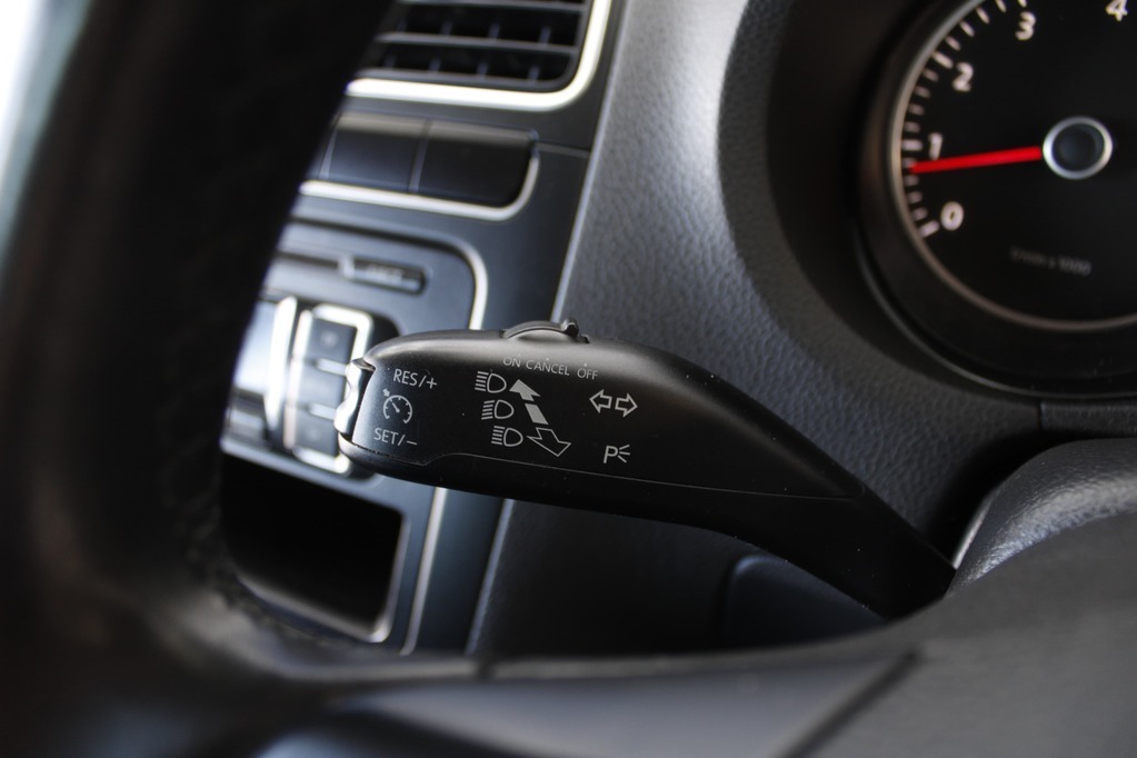 2013 VOLKSWAGEN POLO, Silver, 186490Kms, Manual, Hatchback, Petrol, R129 900, Wingfield Motors Kuilsriver