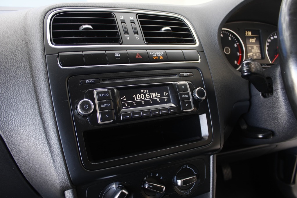 2013 VOLKSWAGEN POLO, Silver, 186490Kms, Manual, Hatchback, Petrol, R129 900, Wingfield Motors Kuilsriver