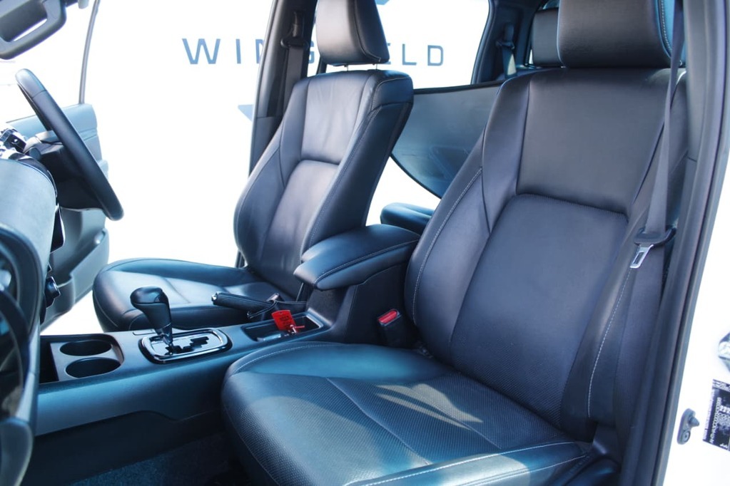 2019 TOYOTA HILUX, White, 71000Kms, Automatic, Bakkie Double Cab, Diesel, R619 900, Wingfield Motors Kuilsriver