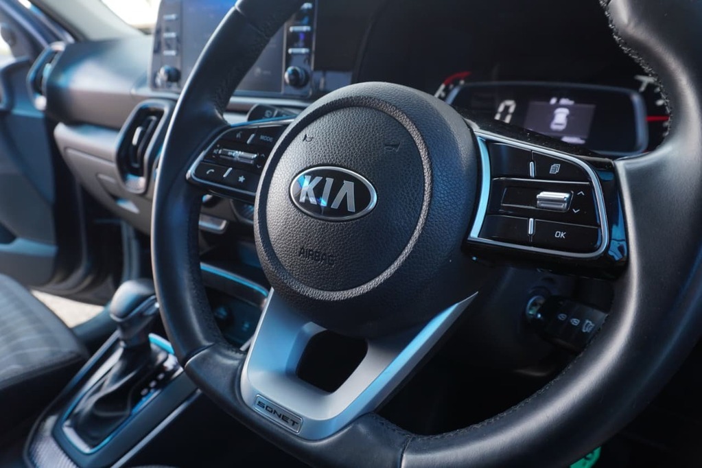 2021 KIA SONET, Grey, 47000Kms, Automatic, , Petrol, R219 900, Wingfield Motors Kuilsriver