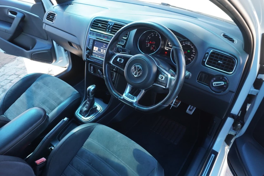 2016 VOLKSWAGEN POLO, White, 124000Kms, Automatic, Hatchback, Petrol, R299 900, Wingfield Motors Kuilsriver