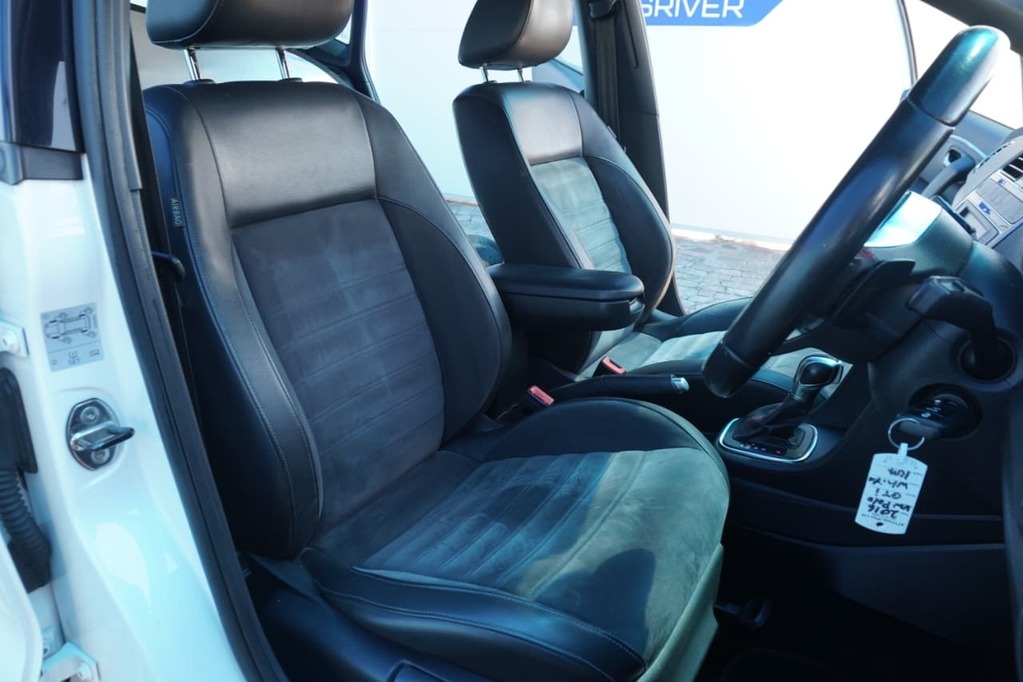 2016 VOLKSWAGEN POLO, White, 124000Kms, Automatic, Hatchback, Petrol, R299 900, Wingfield Motors Kuilsriver
