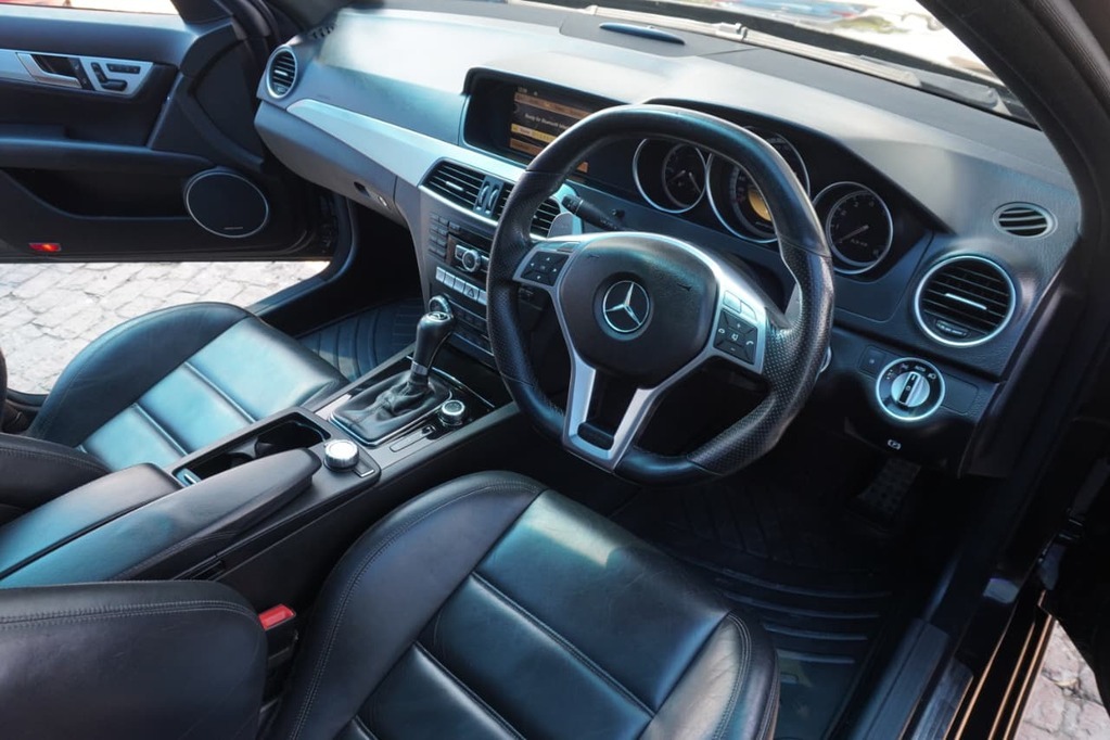 2012 MERCEDES-BENZ C CLASS SEDAN, Black, 139000Kms, Automatic, Sedan, Petrol, R649 900, Wingfield Motors Kuilsriver