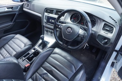 2017 VOLKSWAGEN GOLF 7, White, 186000Kms, Manual, Hatchback, Petrol, R209 900, Wingfield Motors Kuilsriver