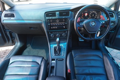 2019 VOLKSWAGEN GOLF 7, Grey, 143500Kms, Automatic, Hatchback, Petrol, R299 900, Wingfield Motors Kuilsriver