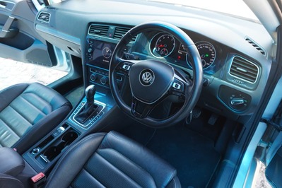 2020 VOLKSWAGEN GOLF 7, Silver, 113499Kms, Automatic, Hatchback, Petrol, R289 900, Wingfield Motors Kuilsriver
