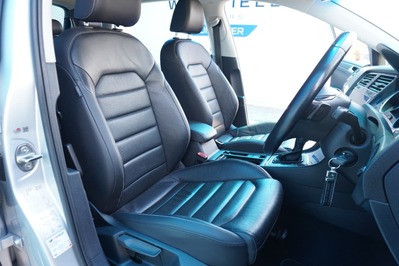 2020 VOLKSWAGEN GOLF 7, Silver, 113499Kms, Automatic, Hatchback, Petrol, R289 900, Wingfield Motors Kuilsriver