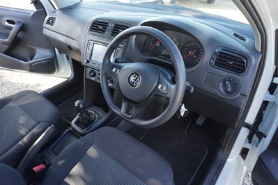 2024 VOLKSWAGEN POLO VIVO, White, 31000Kms, Manual, Hatchback, Petrol, R239 900, Wingfield Motors Kuilsriver