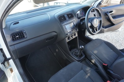 2024 VOLKSWAGEN POLO VIVO, White, 31000Kms, Manual, Hatchback, Petrol, R239 900, Wingfield Motors Kuilsriver