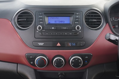 2014 HYUNDAI i10, White, 154828Kms, Manual, Hatchback, Petrol, R114 900, Wingfield Motors Kuilsriver