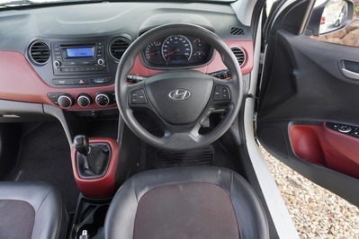 2014 HYUNDAI i10, White, 154828Kms, Manual, Hatchback, Petrol, R114 900, Wingfield Motors Kuilsriver