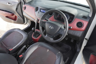 2014 HYUNDAI i10, White, 154828Kms, Manual, Hatchback, Petrol, R114 900, Wingfield Motors Kuilsriver