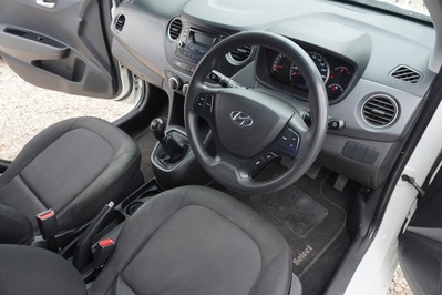 2017 HYUNDAI i10, White, 151720Kms, Manual, Hatchback, Petrol, R134 900, Wingfield Motors Kuilsriver