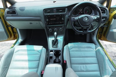 2019 VOLKSWAGEN GOLF 7, Gold, 97000Kms, Automatic, Hatchback, Petrol, R299 900, Wingfield Motors Kuilsriver