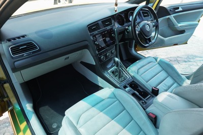 2019 VOLKSWAGEN GOLF 7, Gold, 97000Kms, Automatic, Hatchback, Petrol, R299 900, Wingfield Motors Kuilsriver