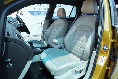 2019 VOLKSWAGEN GOLF 7, Gold, 97000Kms, Automatic, Hatchback, Petrol, R299 900, Wingfield Motors Kuilsriver