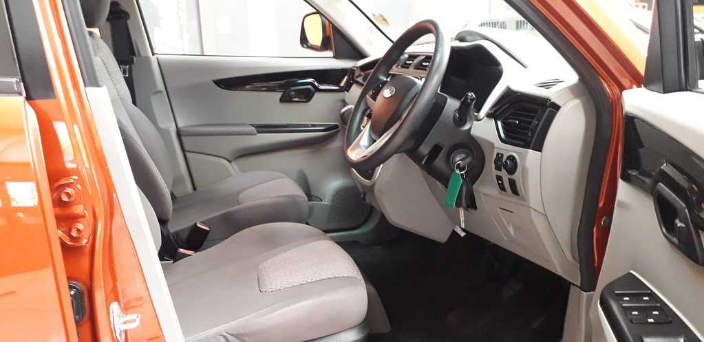 MAHINDRA KUV 100 - Image 7