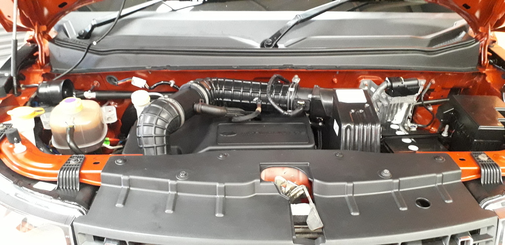 MAHINDRA KUV 100 - Image 9