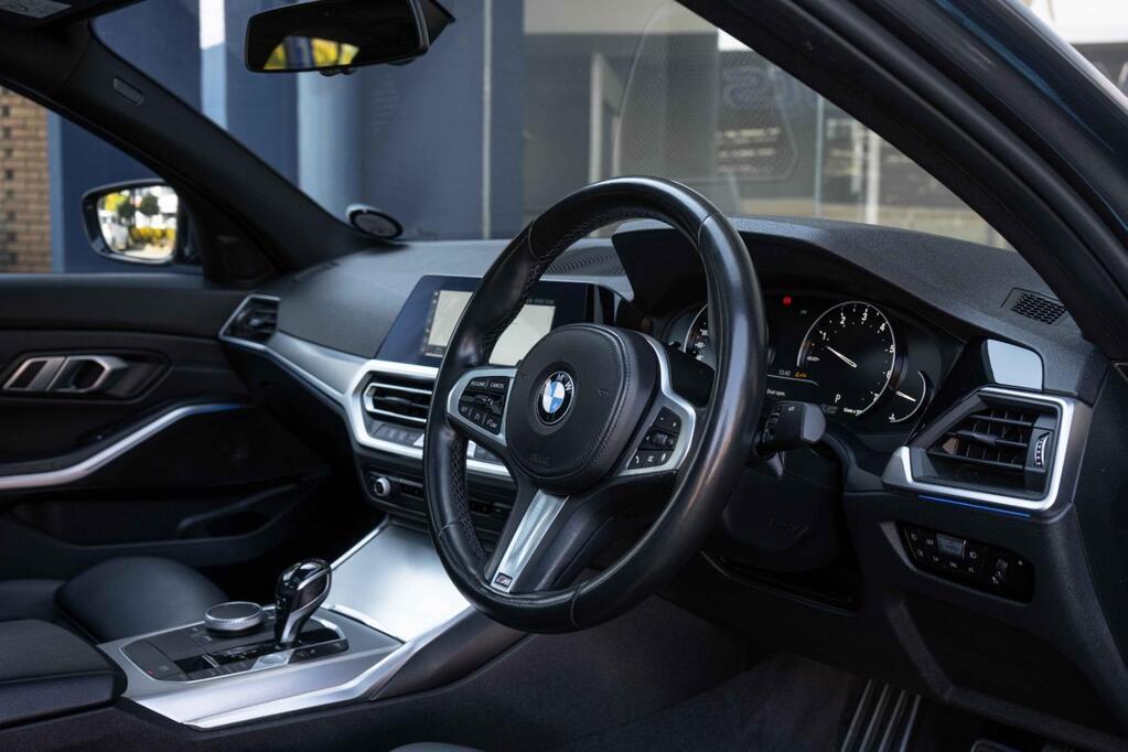 BMW 3 SERIES 320i M SPORT A/T (G20)