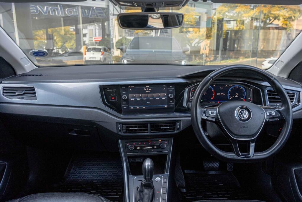 VOLKSWAGEN POLO POLO 1.0 TSI HIGHLINE DSG (85KW)