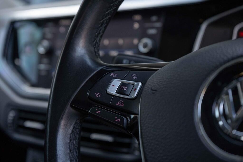 VOLKSWAGEN POLO POLO 1.0 TSI HIGHLINE DSG (85KW)