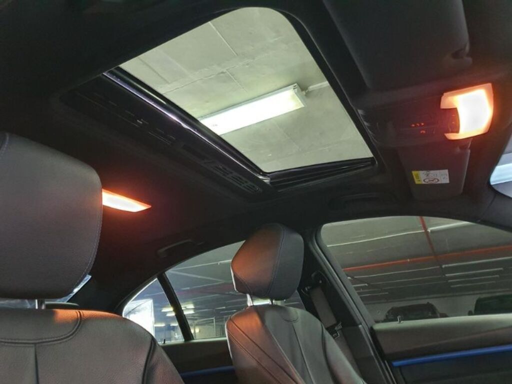 BMW 3 SERIES 320i M SPORT A/T (F30) - 10