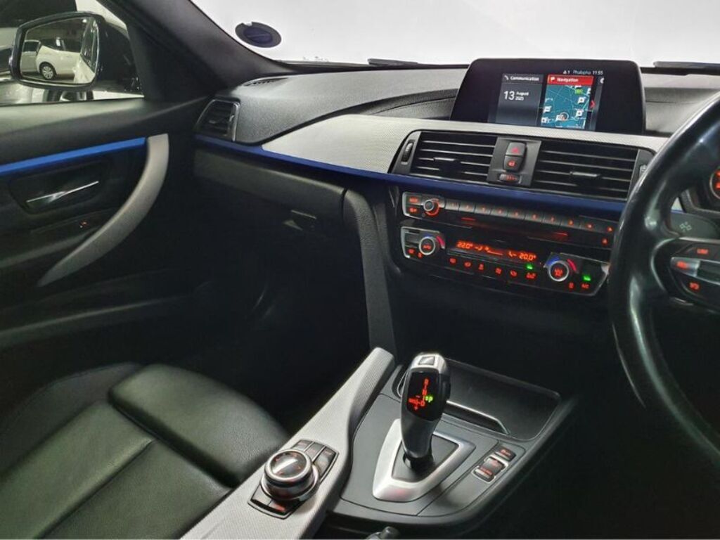 BMW 3 SERIES 320i M SPORT A/T (F30) - 9