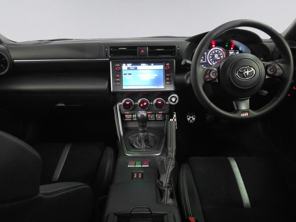 TOYOTA 86 GR86 2.4 - 5
