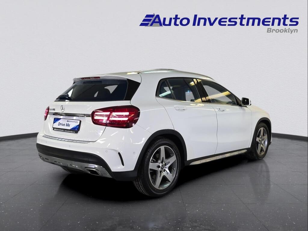 MERCEDES-BENZ GLA GLA 200 A/T