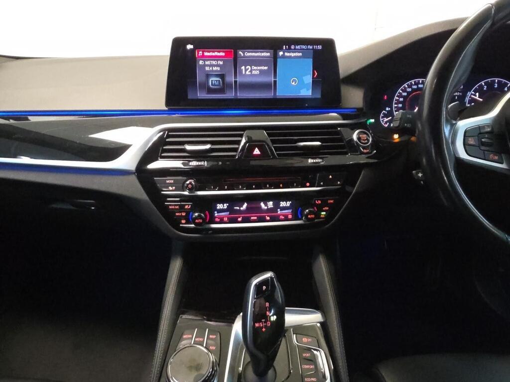 BMW 5 SERIES 540i M SPORT A/T (G30) - 9