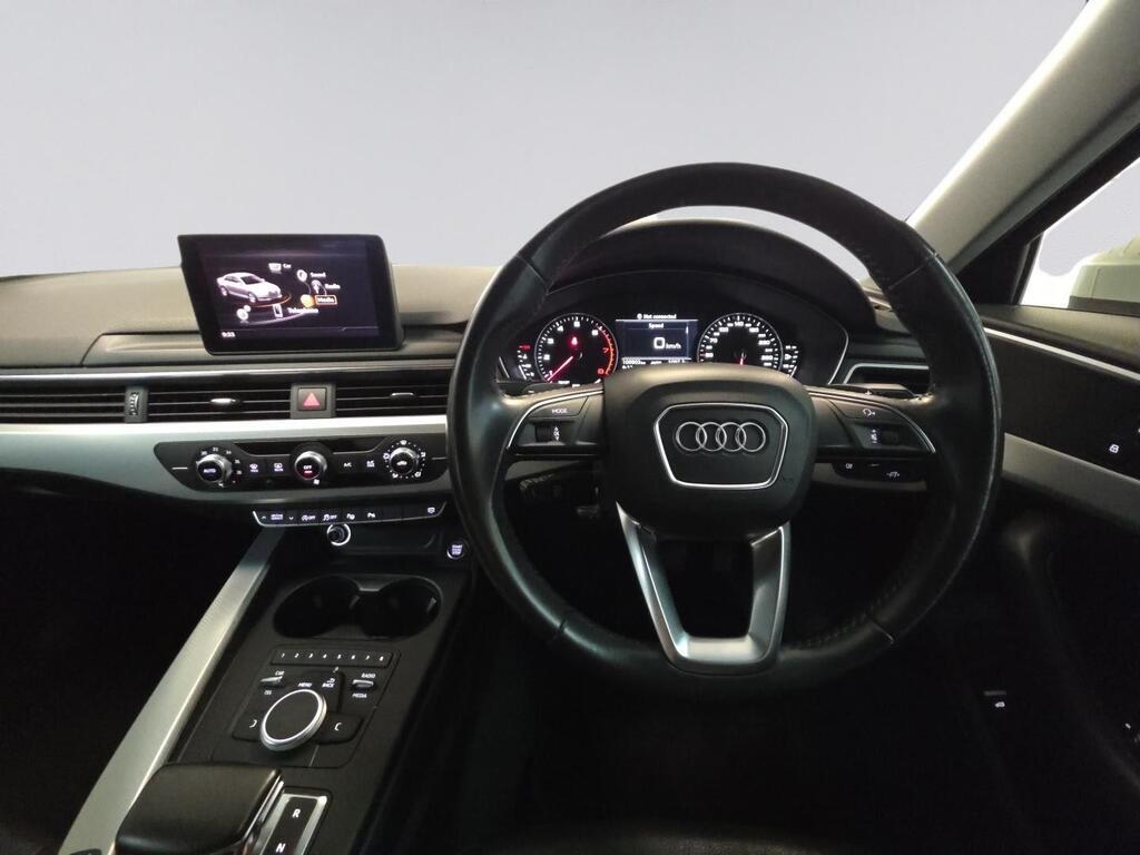 AUDI A4 A4 2.0T FSI DESIGN STRONIC (B9)