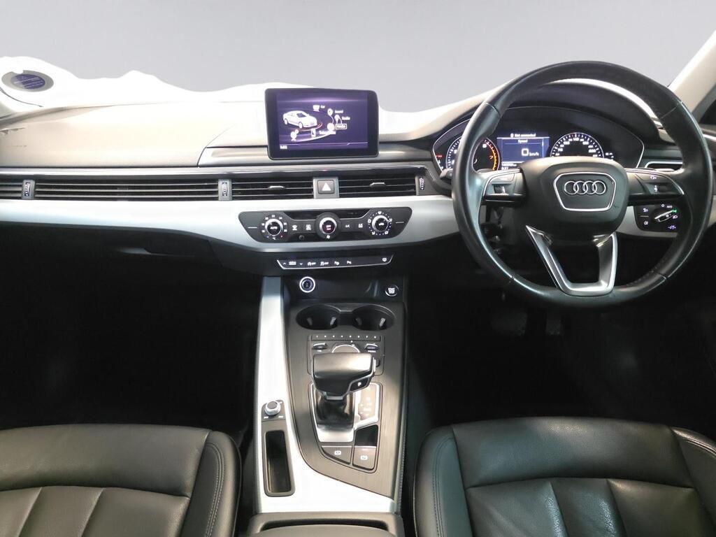 AUDI A4 A4 2.0T FSI DESIGN STRONIC (B9)