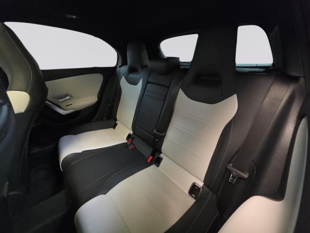 MERCEDES-BENZ A CLASS AMG A35 4MATIC - 9