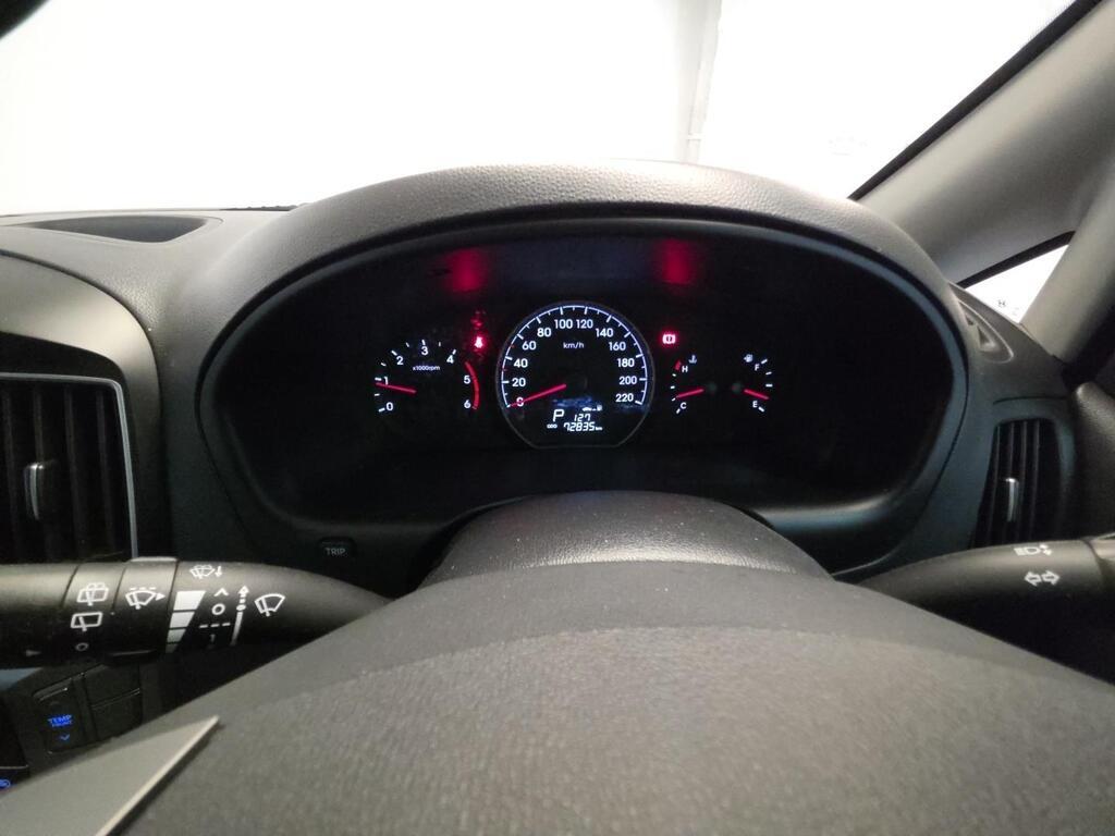 HYUNDAI H-1 H-1 2.5 CRDI A/T/ 2.5 ELITE A/T - 10