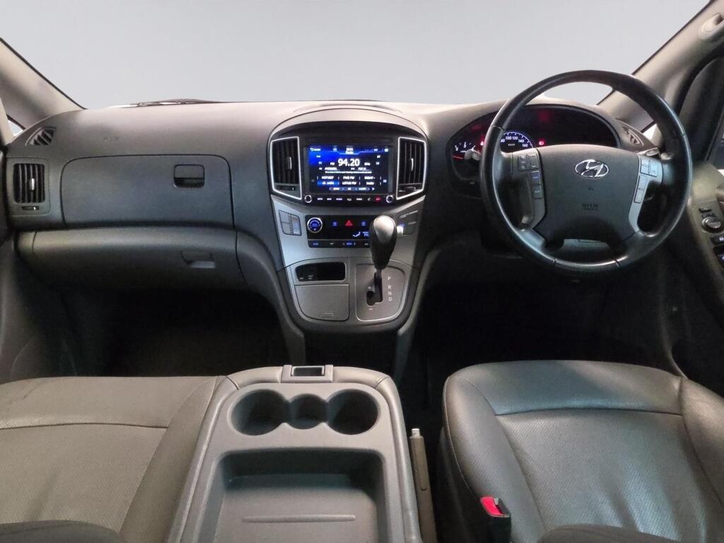 HYUNDAI H-1 H-1 2.5 CRDI A/T/ 2.5 ELITE A/T - 6