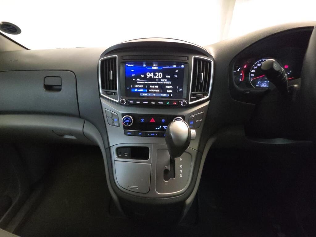 HYUNDAI H-1 H-1 2.5 CRDI A/T/ 2.5 ELITE A/T - 9