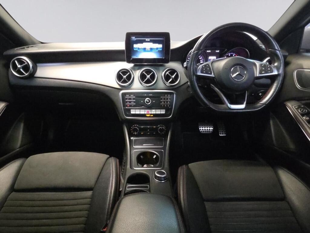 MERCEDES-BENZ GLA GLA 200 A/T - 10