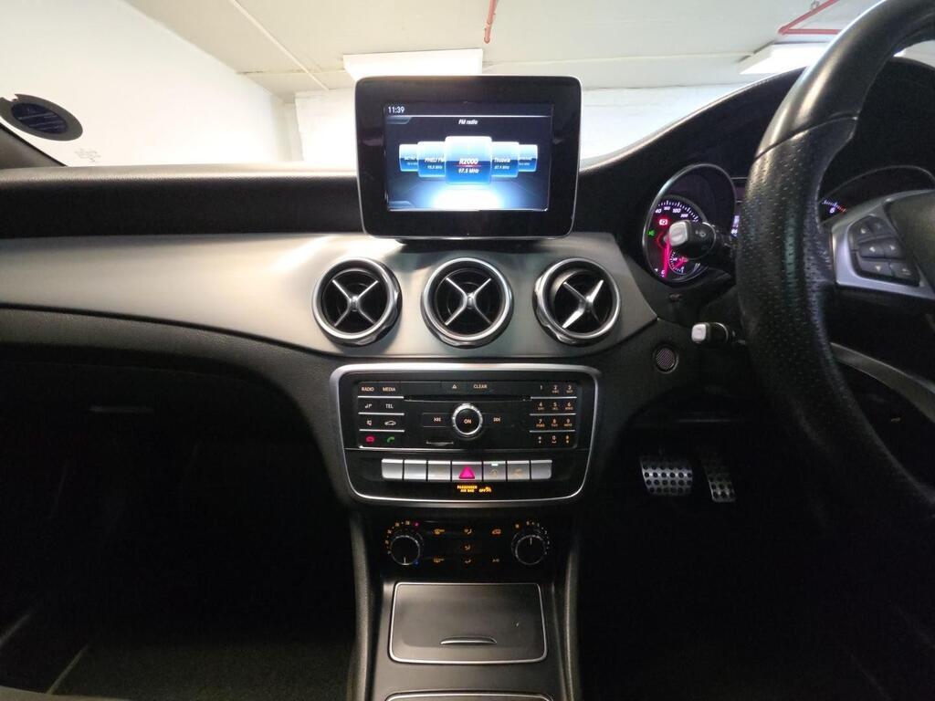 MERCEDES-BENZ GLA GLA 200 A/T - 11