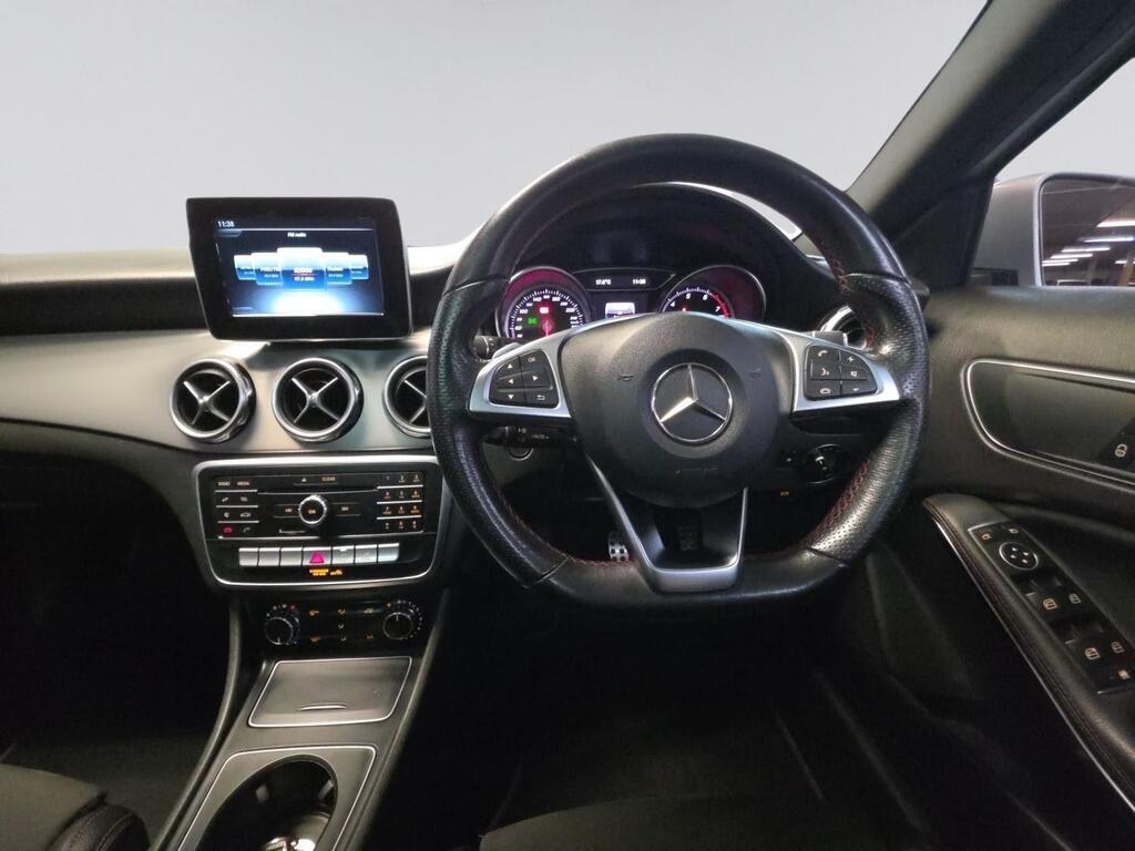 MERCEDES-BENZ GLA GLA 200 A/T - 12