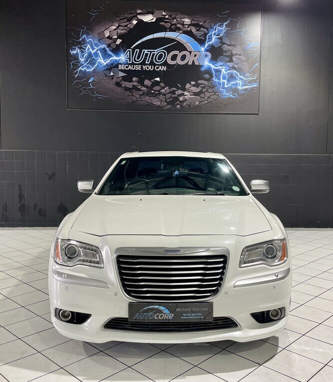 2014 CHRYSLER 300C 3.6L LUX A/T thumbnail 2