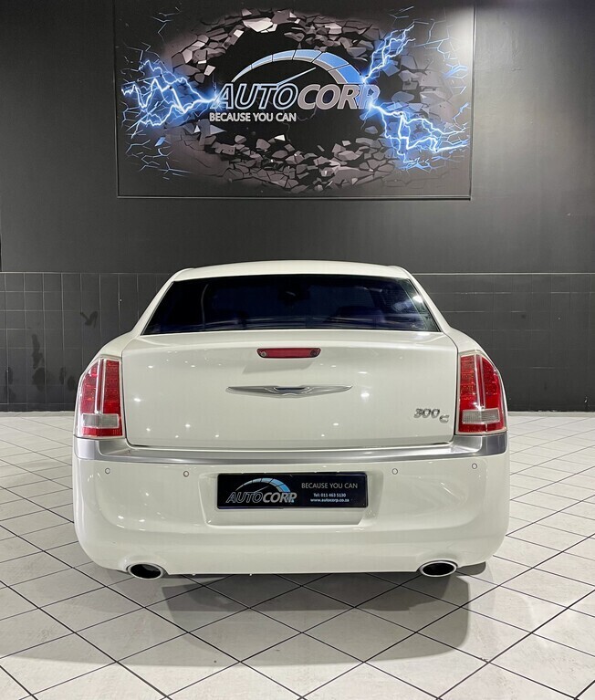 2014 CHRYSLER 300C 3.6L LUX A/T thumbnail 4