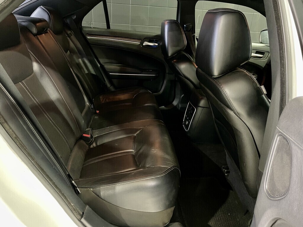 2014 CHRYSLER 300C 3.6L LUX A/T thumbnail 8