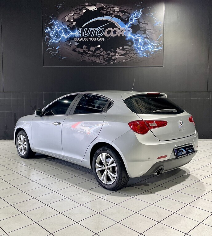 2016 ALFA ROMEO GIULIETTA 1.4T DISTINCTIVE 5Dr thumbnail 5