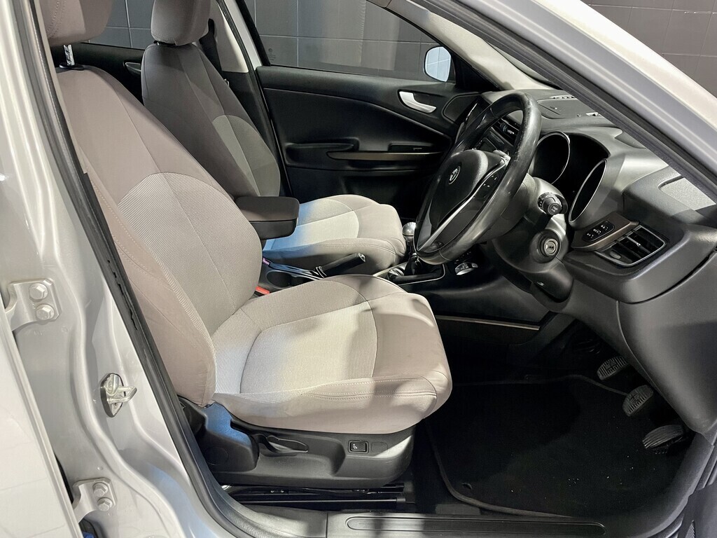 2016 ALFA ROMEO GIULIETTA 1.4T DISTINCTIVE 5Dr thumbnail 9