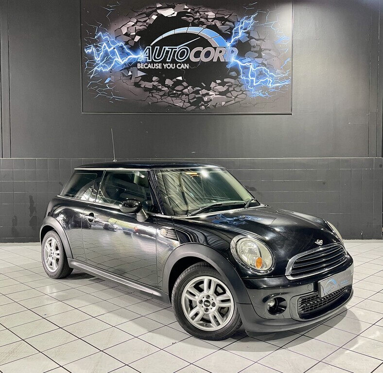 2014 MINI COOPER