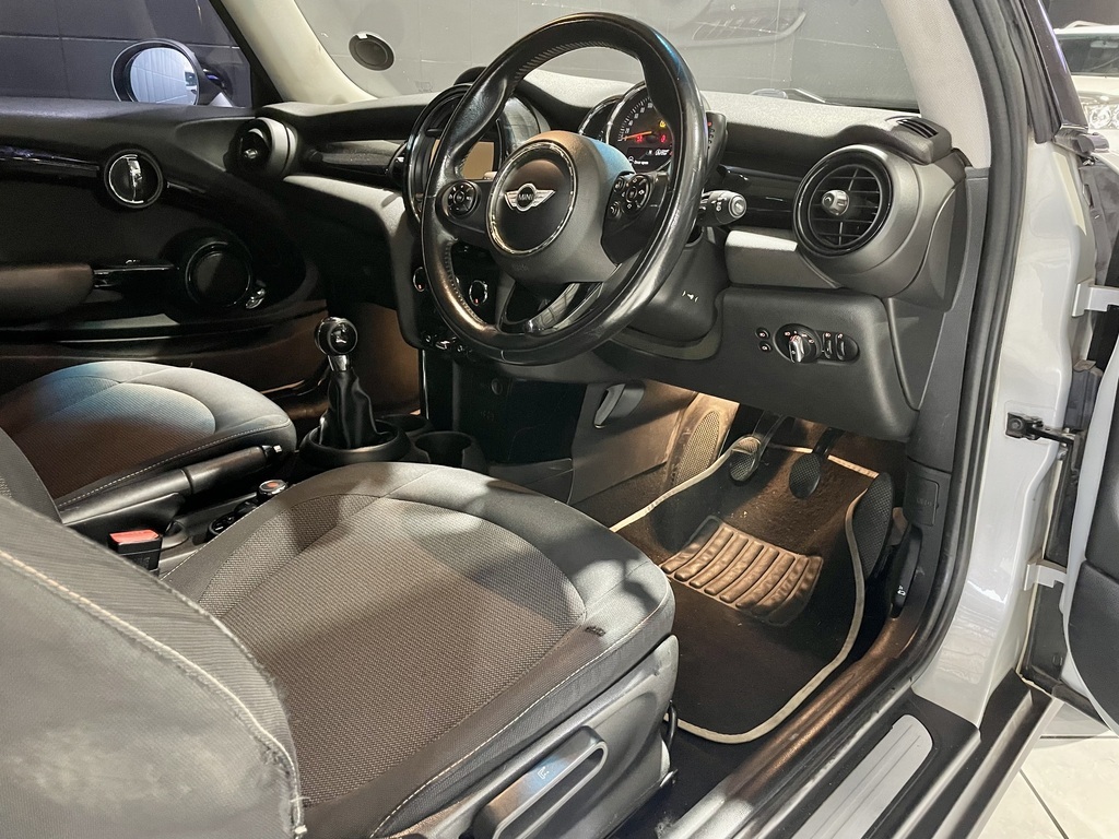 2015 MINI COOPER thumbnail 6