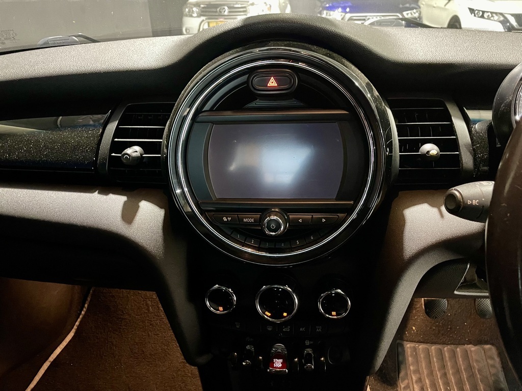 2015 MINI COOPER thumbnail 9