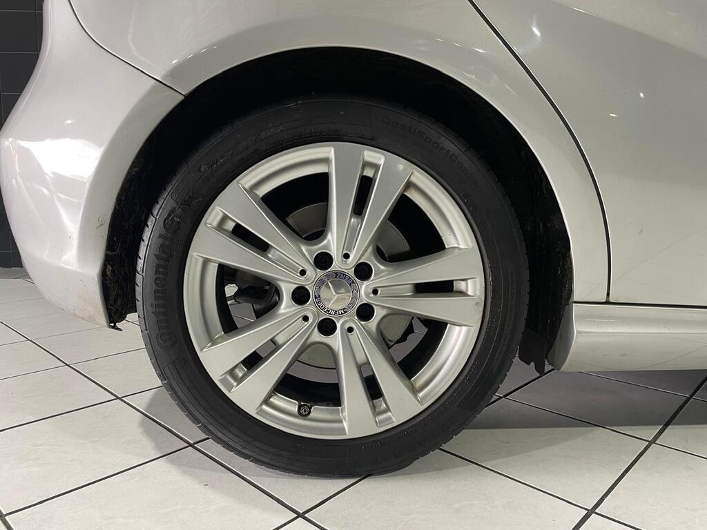 2016 MERCEDES-BENZ A 220d URBAN A/T thumbnail 4