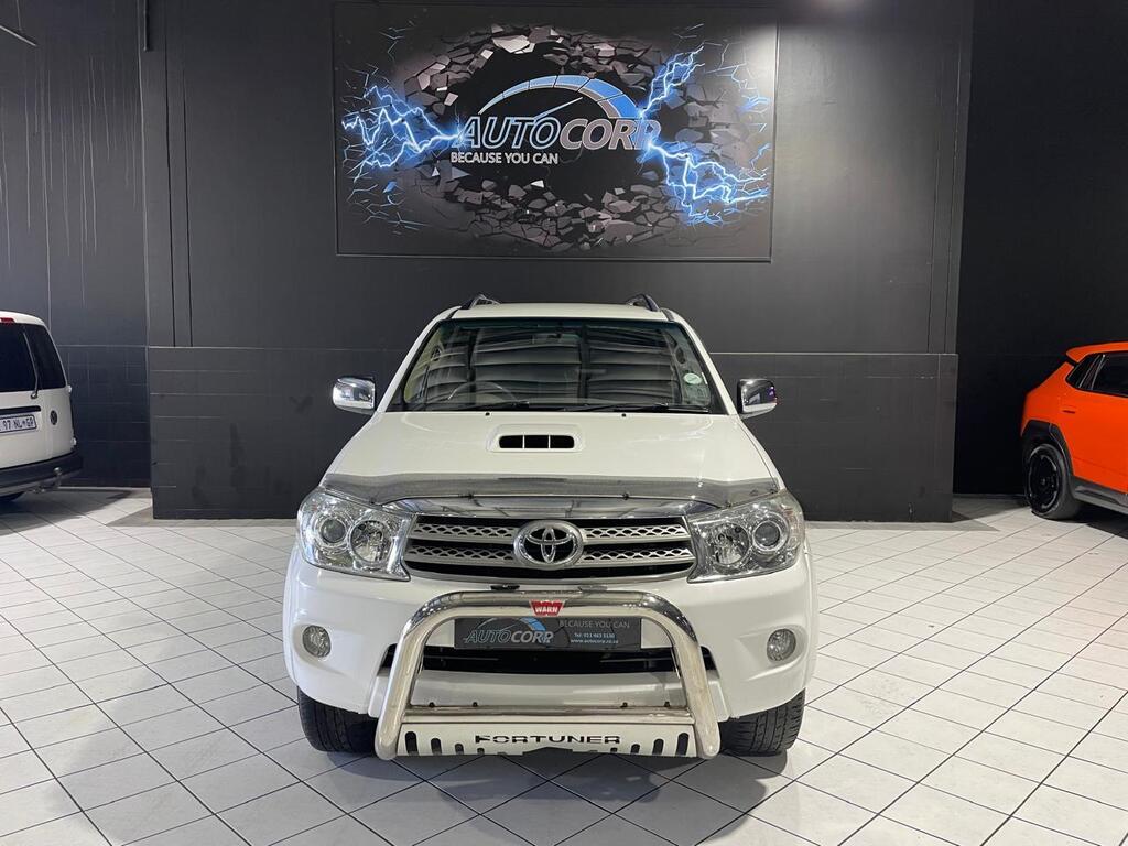 2011 TOYOTA FORTUNER 3.0D-4D R/B A/T thumbnail 2