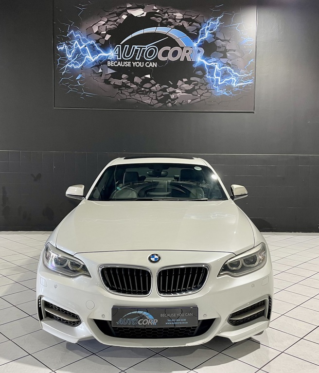 2014 BMW M235i A/T(F22) thumbnail 2